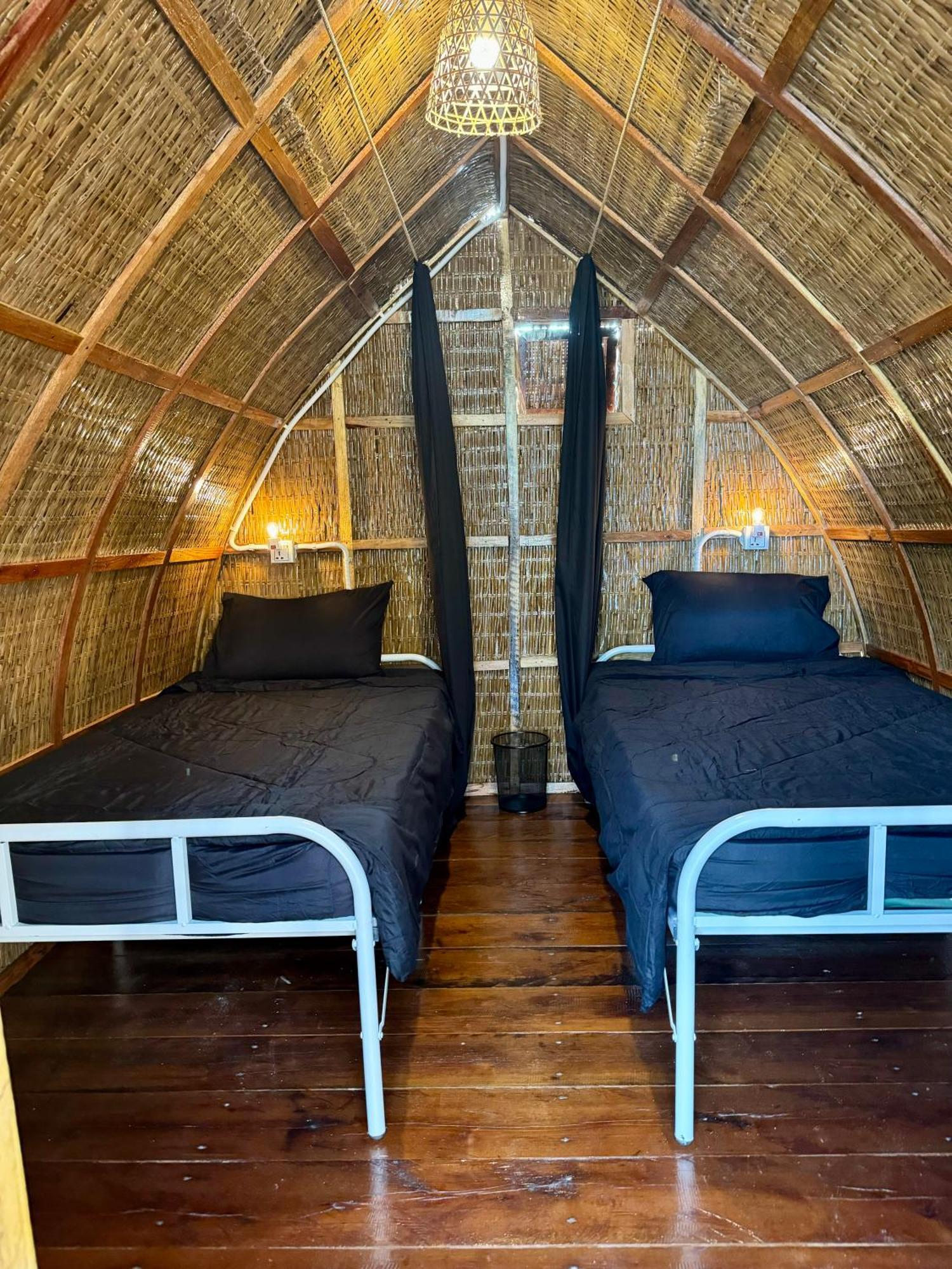 Rafikis Retreat Vandrarhem Derm Tkov Village Exteriör bild
